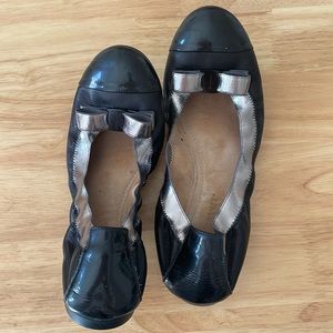 Ferragamo stretch flats in black and silver